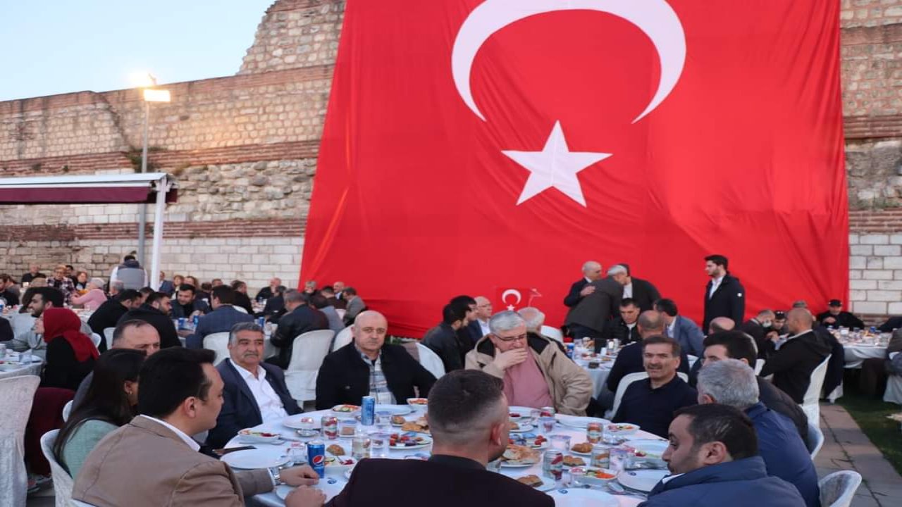 Topkapı Surları Erdem Karakoç İftarında Doldu, Taştı