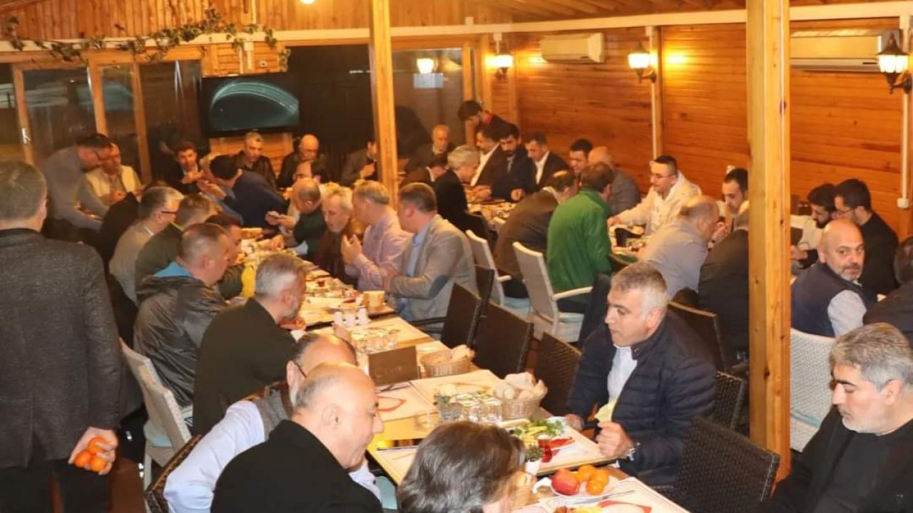 Dostlar Divanı Üyeleri Bilal Ardıç Sahurundaydı