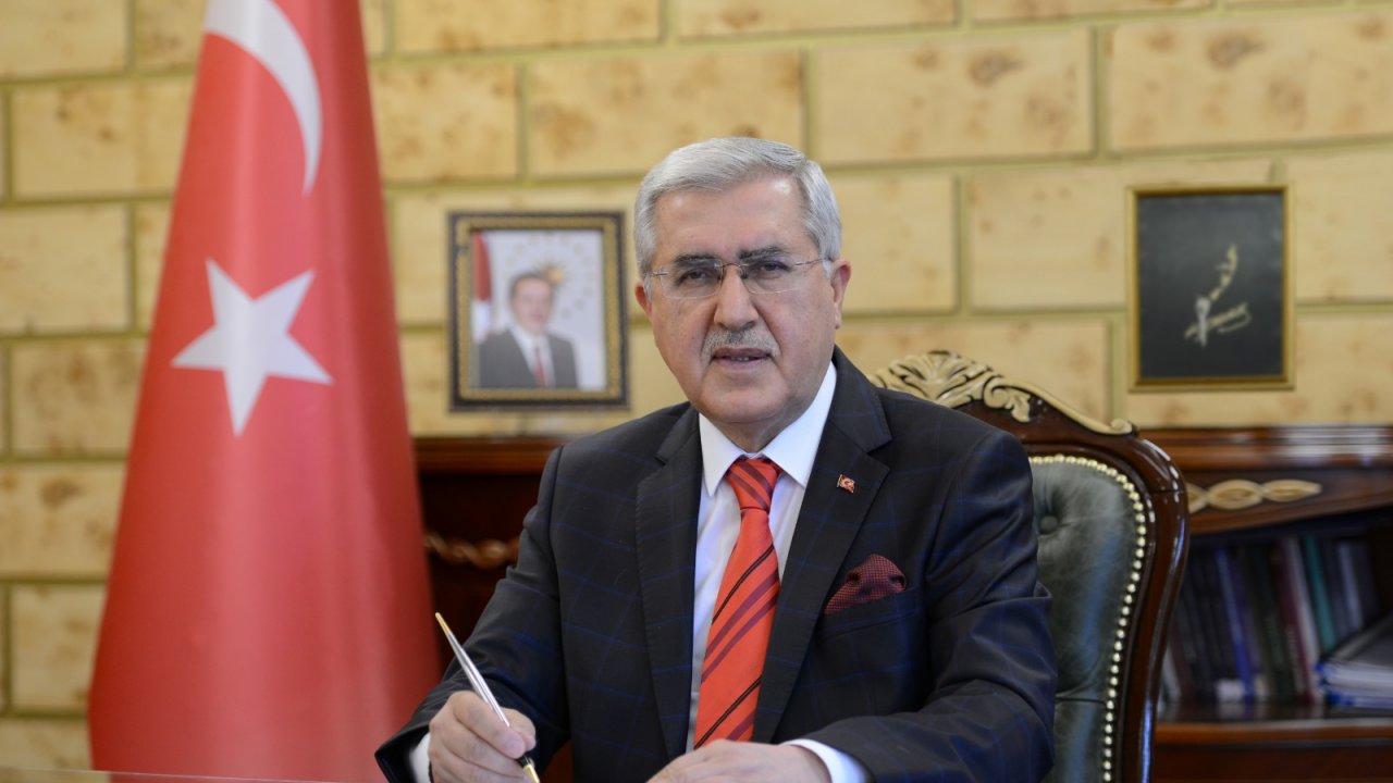 Rektör Can, TRT Çukurova Radyosu Yayınına Katıldı