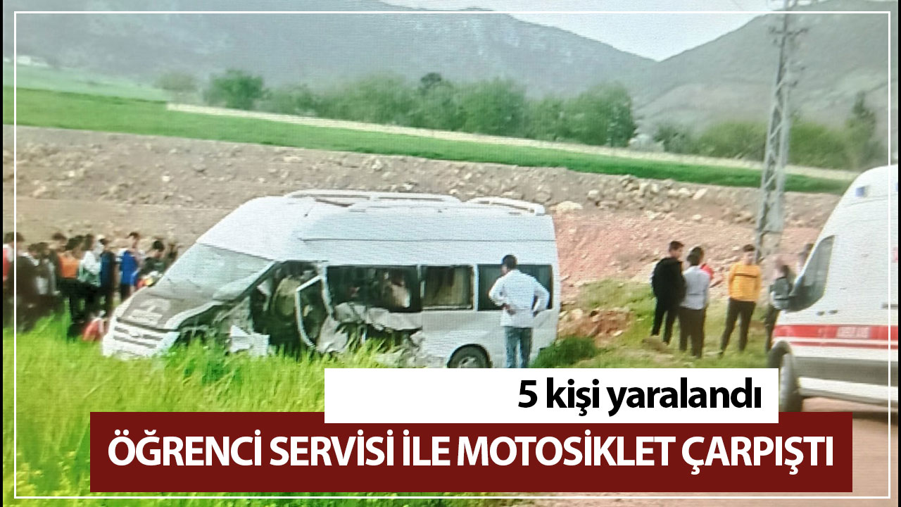 Öğrenci servisi ile motosiklet çarpıştı