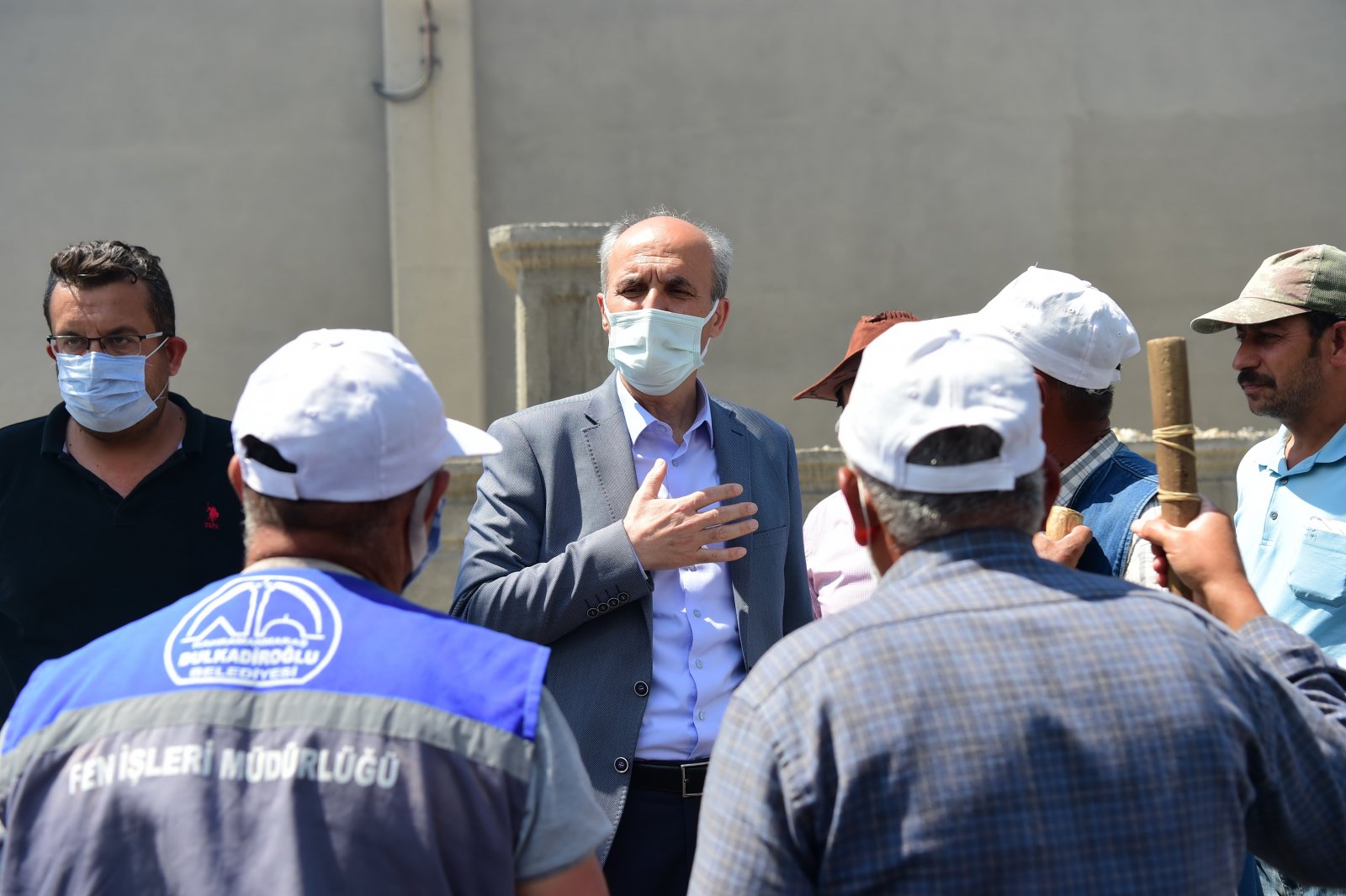 Biz işçinin alın teri ve emeğinin kutsal olduğuna inanıyoruz