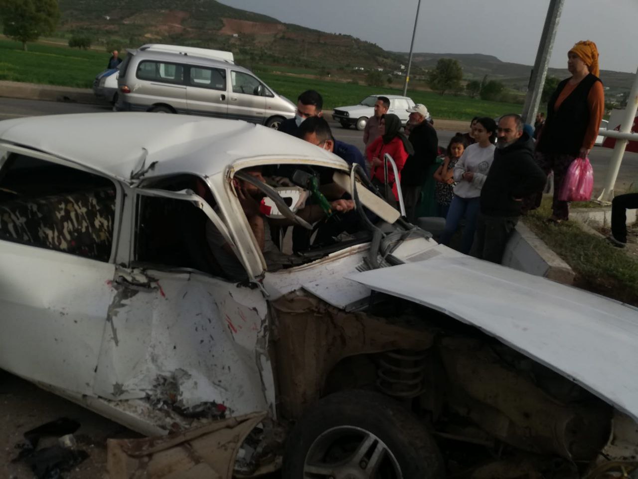 Pazarcık’ta iki otomobil çarpıştı: 2 kişi  yaralandı