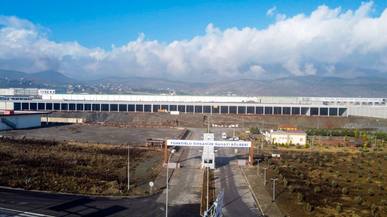 Türkoğlu ilçesindeki fabrikalarda çalışacak işçiler belediye hoparlöründen aranıyor