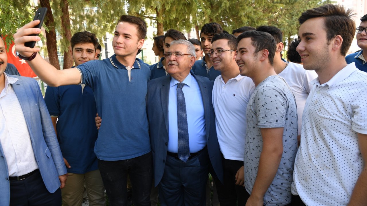 Başkan Mahçiçek; En büyük hedefimiz ‘genç’ dostu belediye olmak