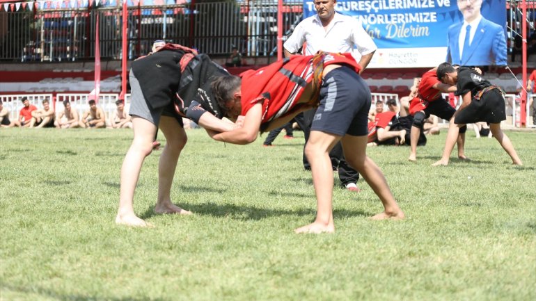 Aba Güreşi müsabakaları Kahramanmaraş'ta başladı