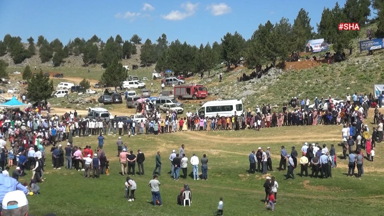 Kahramanmaraş ‘Çağlayancerit’ şenliğinde stres attı