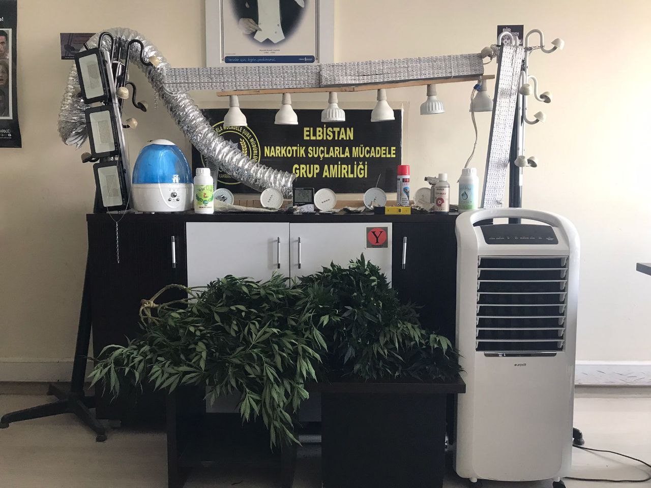 Evinin banyosunu uyuşturucu imalathanesine çevirdi