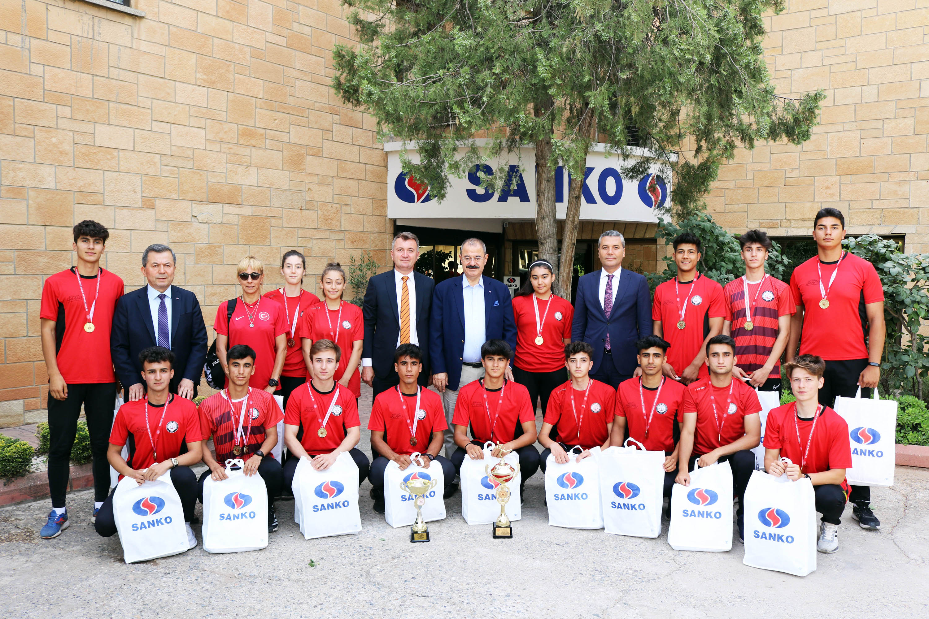 Adil Sani Konukoğlu Spor Lisesi Öğrencilerinin Başarısı