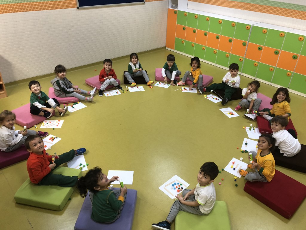 Minikler Oyuncaksız Oyun Oynadılar