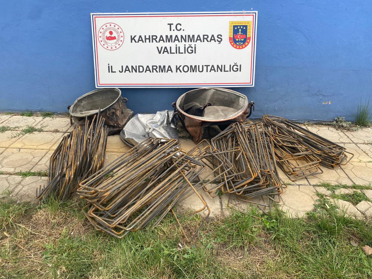 Bakır kazan ve demir hırsızları yakayı ele verdi