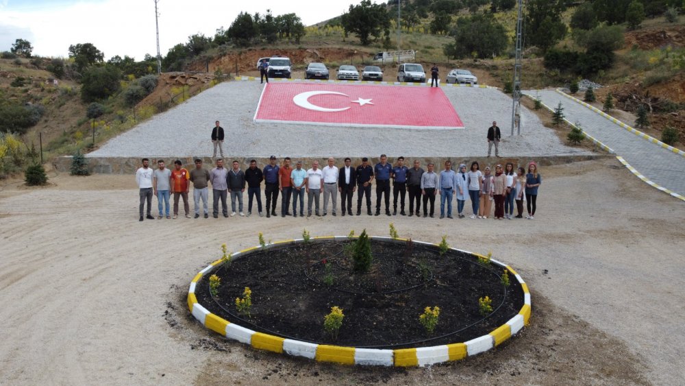 Şehit öğretmenlerin okuluna müze yapıldı