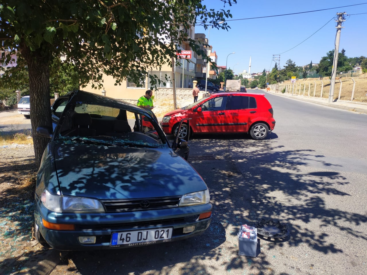 Kahramanmaraş’ta iki otomobil çarpıştı