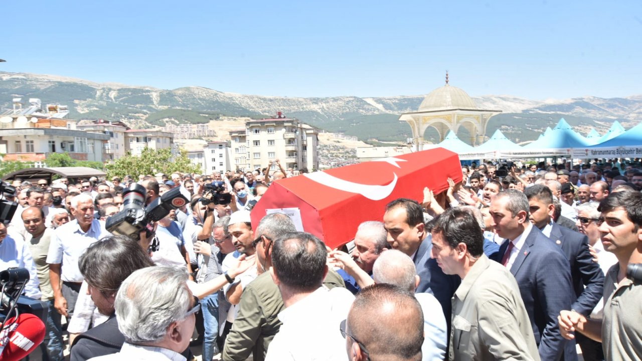 Kahramanmaraş'ta ünlü siyasetçi Ali Sezal son yolculuğuna uğurlandı