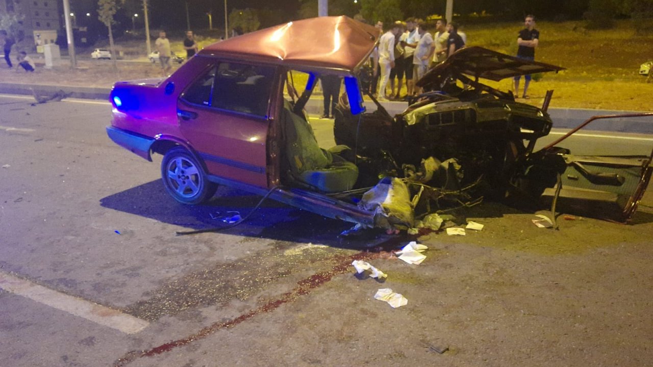 Kahramanmaraş'ta iki otomobilin çarpışması sonucu 2 kişi yaralandı