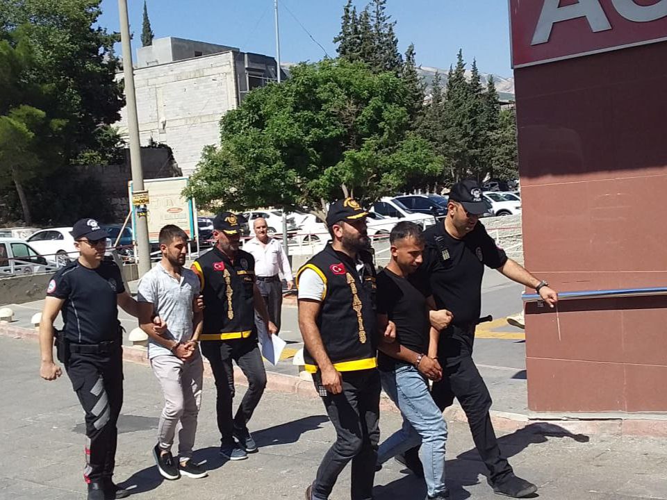 Telefon dolandırıcıları tutuklandı