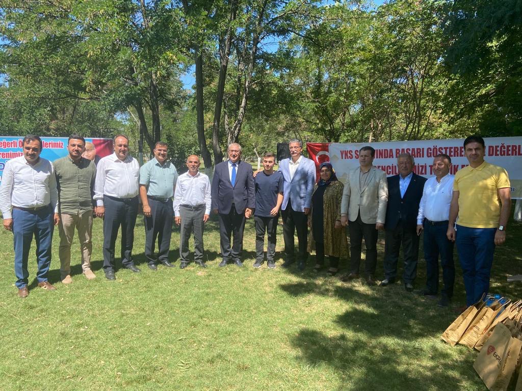 YKS’de Türkiye 34.’sü Ödüllendirildi