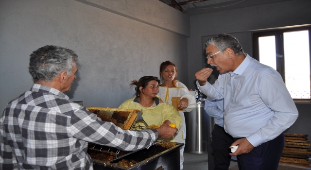 Milletvekili Güvenç, "Aromatik Yağlar ve Arı Ürünleri Festivali"ne katıldı