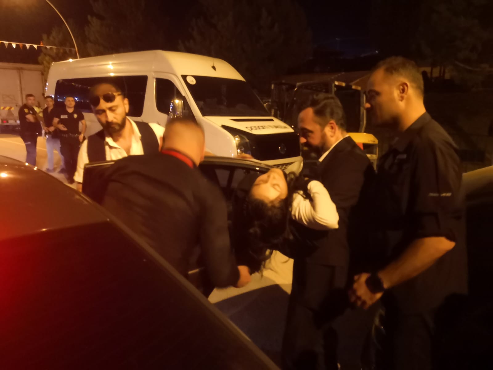 Elbistan'da Buray konserinde izdiham yaşandı