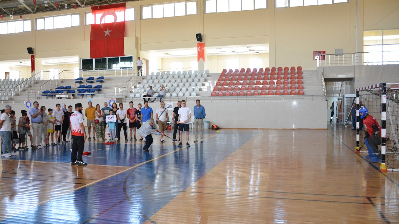 Rektör Prof. Dr. Can, Sporcularla Bir Araya Geldi