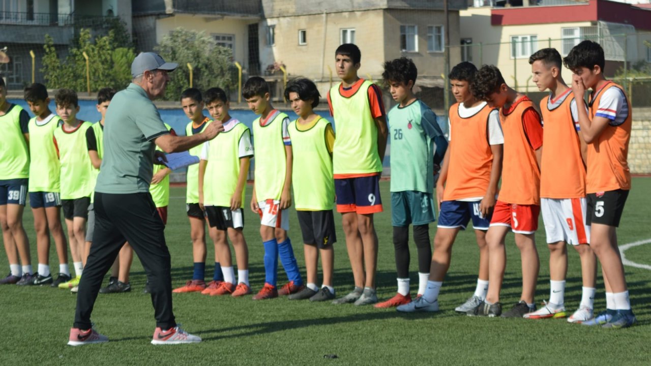 Kahramanmaraşlı futbolcular mercek altında!