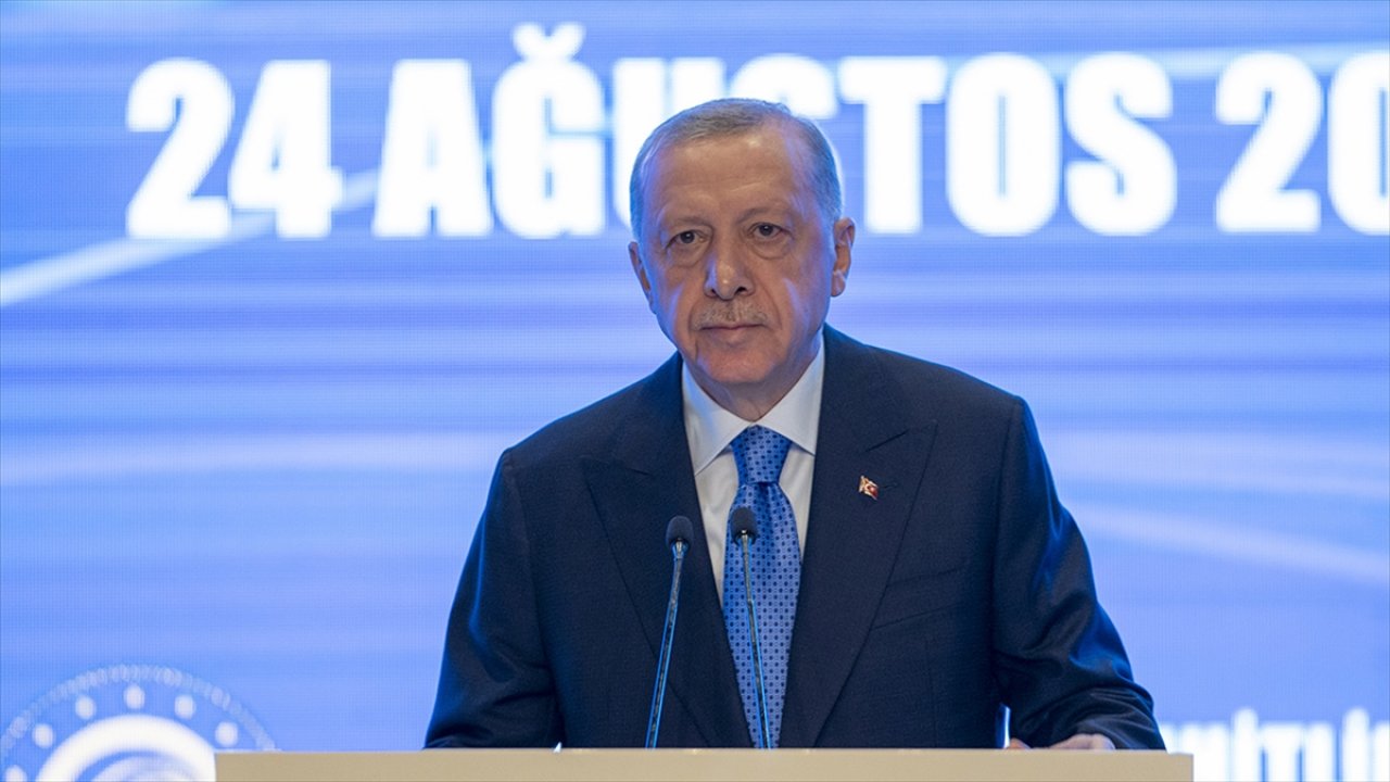 Erdoğan'dan, "Türkiye, küresel ekonomik krizi fırsata çevirme konusunda en başarılı ülkedir"