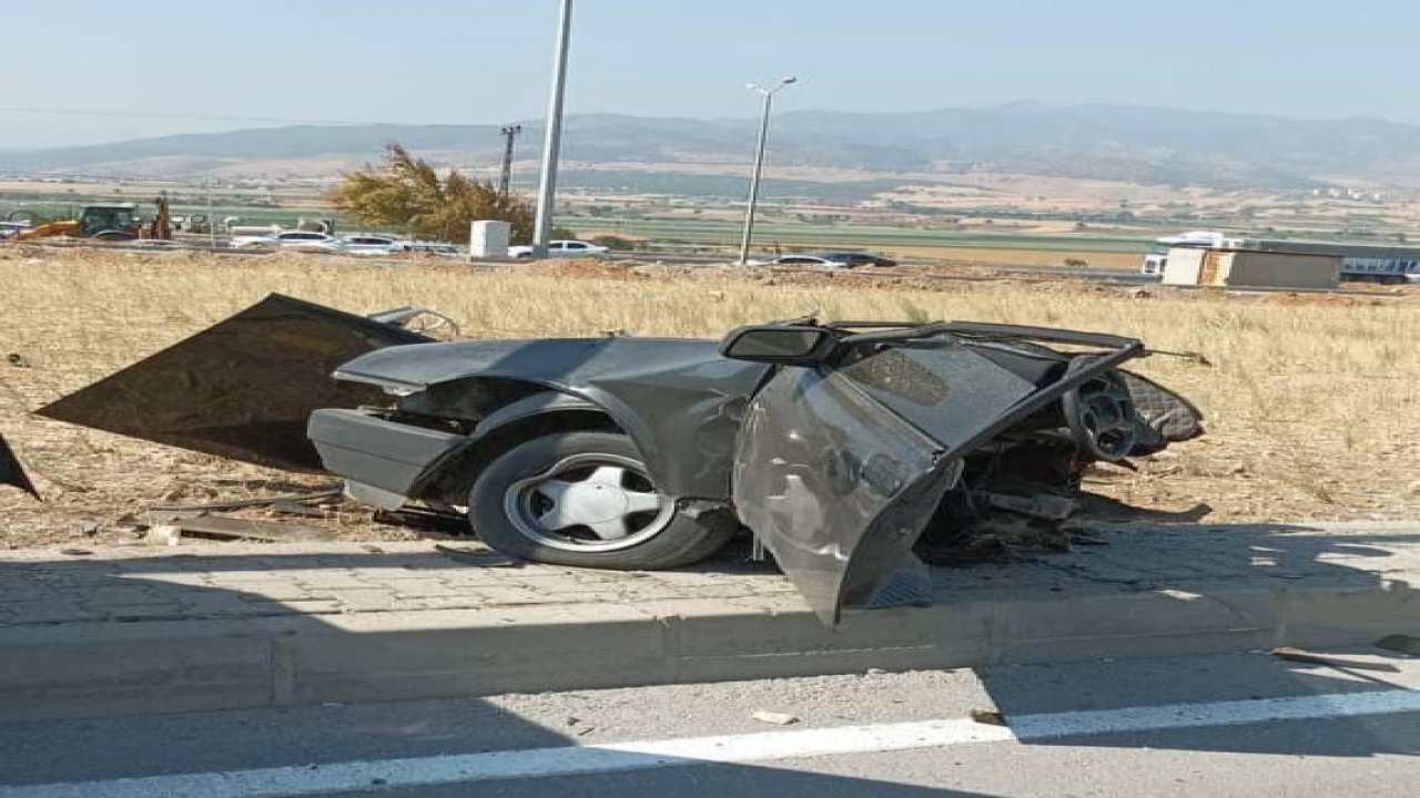 Kahramanmaraş’ta otomobil 2’ye ayrıldı!