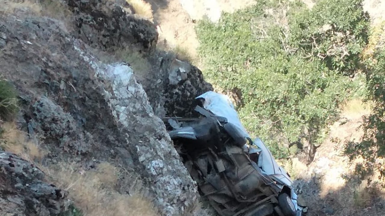Ekinözü’nde uçurumdan yuvarlanan aracın sürücüsü öldü!