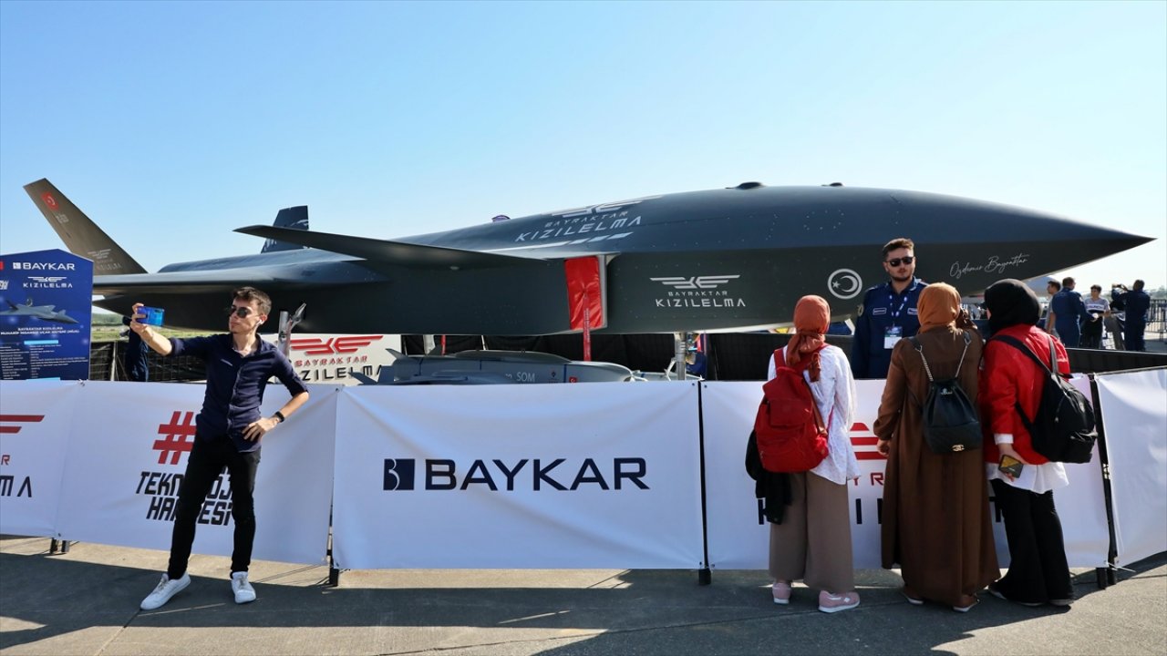 Bayraktar Kızılelma, TEKNOFEST KARADENİZ'de vitrine çıktı