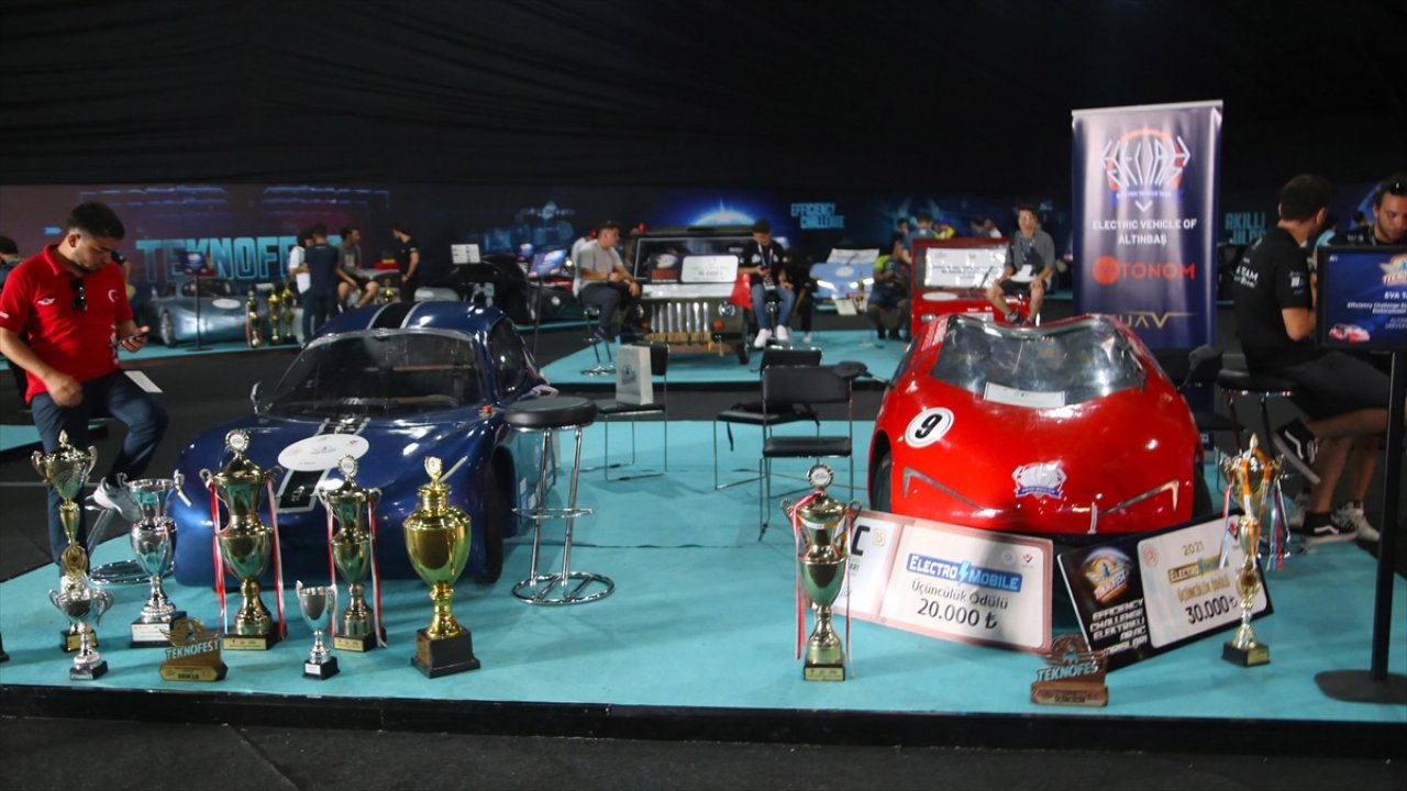 Devrim otomobilinde yarım kalan hayal TEKNOFEST ile ileri taşınıyor