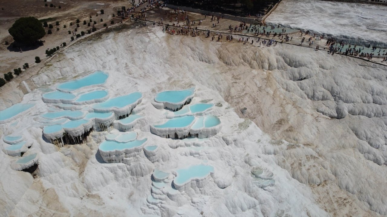 Pamukkale'nin ziyaretçi sayısında yüzde 64'lük artış!