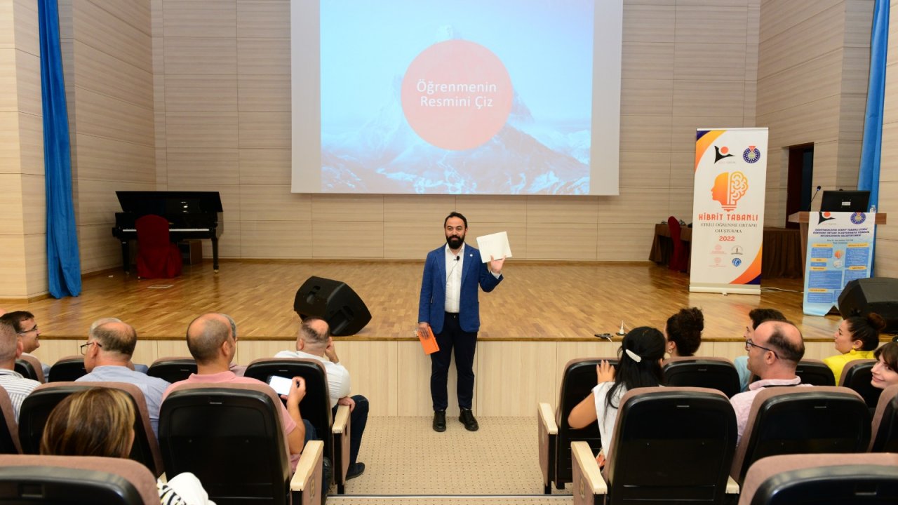 KSÜ’de Öğretmenlere “Hibrit Tabanlı” Eğitim Çalıştayı