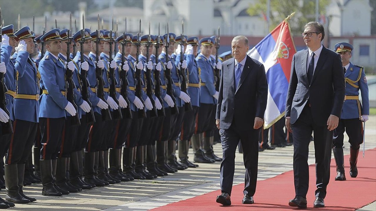 Cumhurbaşkanı Erdoğan, Sırbistan'da resmi törenle karşılandı!