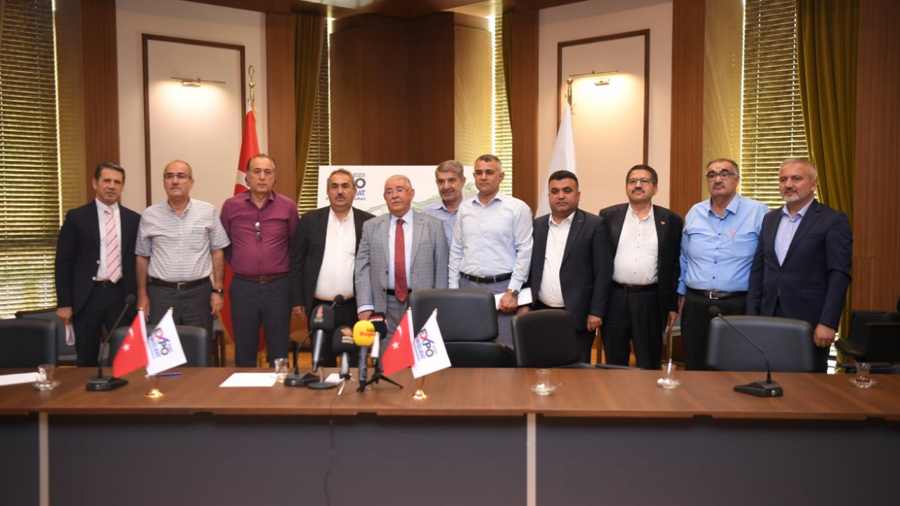 Başkan Mahçiçek oda başkanlarına Arasta Çarşısını anlattı!