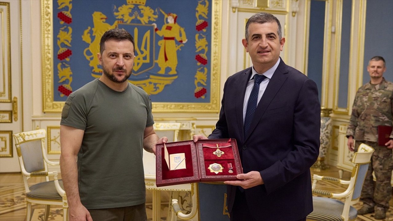 Haluk Bayraktar'a, Zelenskiy tarafından 1. Derece Devlet Liyakat Nişanı verildi!