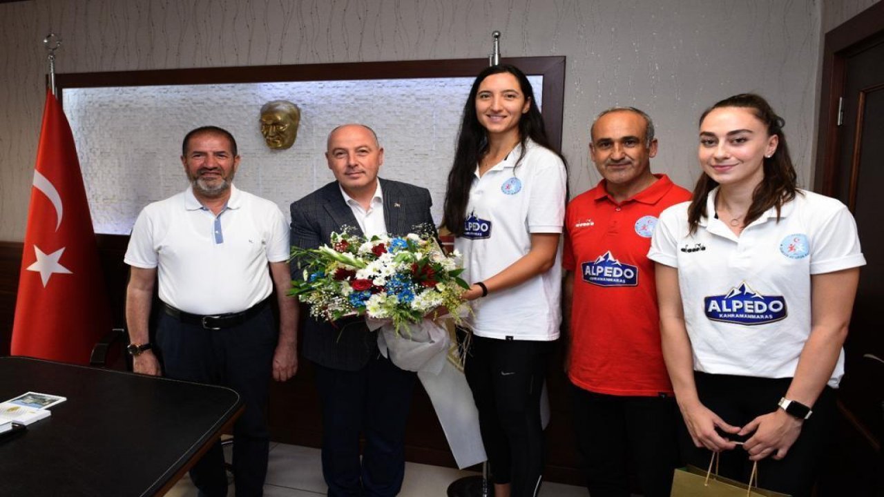 Alpedo Kadın Voleybol Takımından Vali Çoşkun ve yardımcılarına ziyaret!