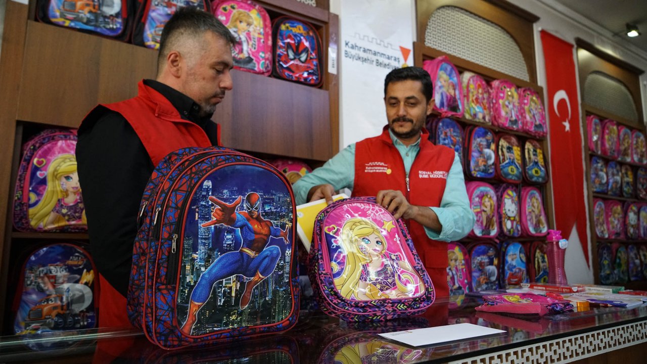 Kahramanmaraş Büyükşehir Belediyesinden Kırtasiye Desteği!