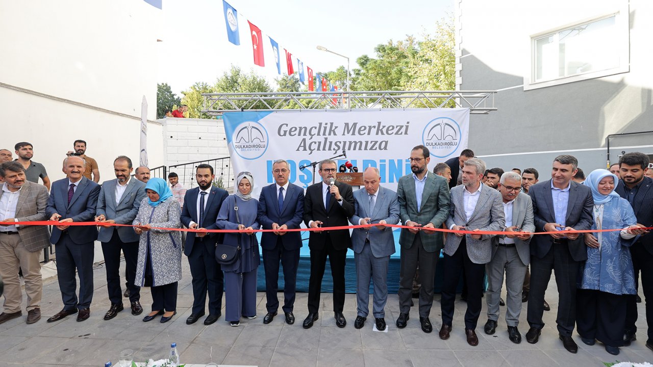 Dulkadiroğlu Belediye'sinin yaptırdığı gençlik merkezi hizmete girdi!