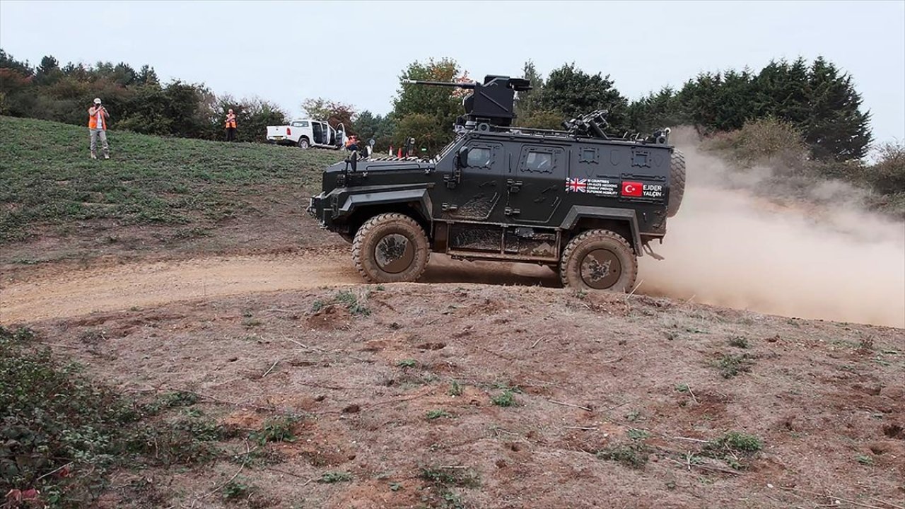 Türk zırhlısından, güçlenen silahıyla İngiltere'de gövde gösterisi