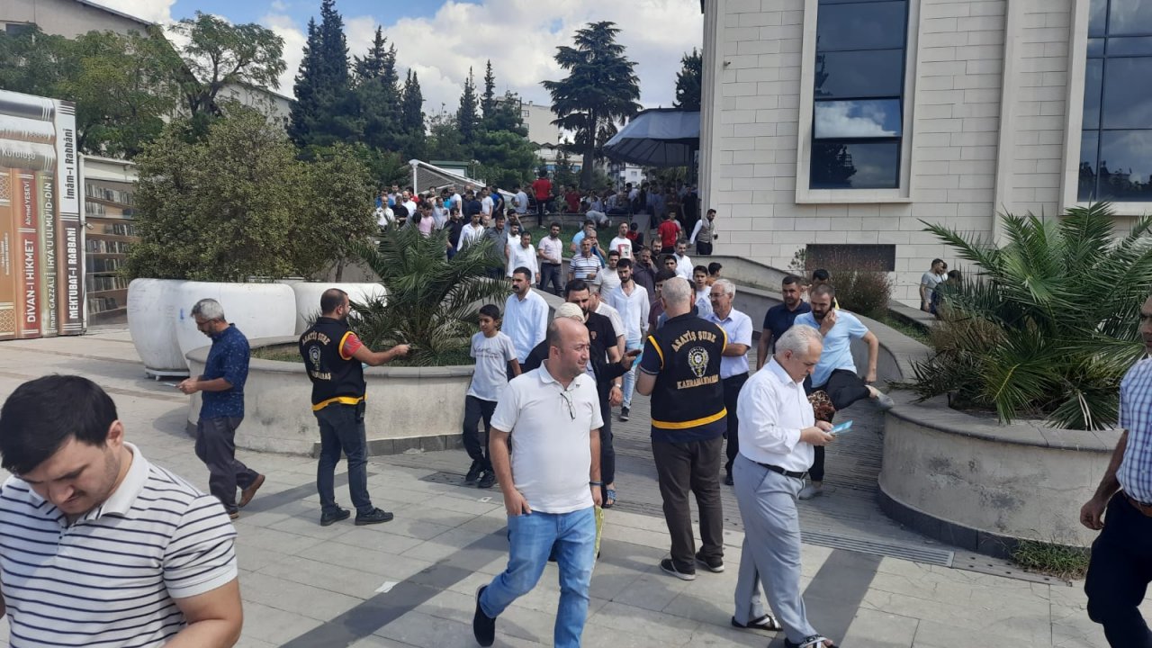 Kahramanmaraş’ta emniyet vatandaşları dolandırıcılara karşı uyardı!