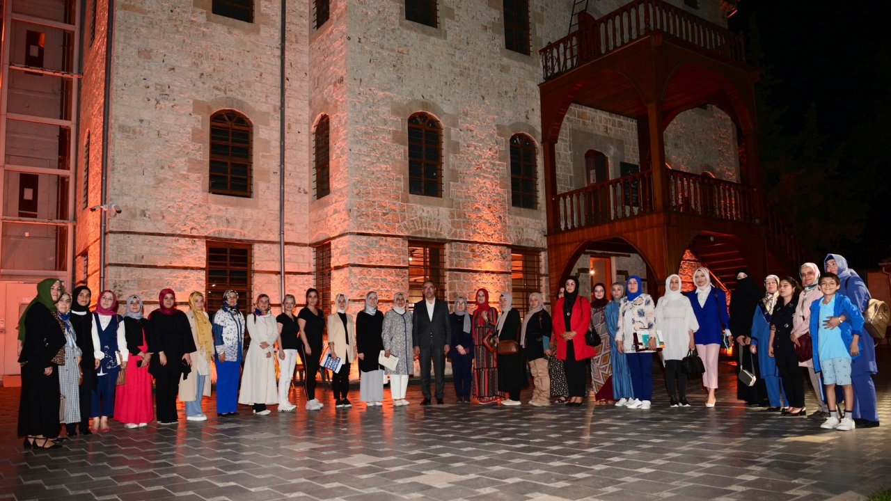 Başkan Güngör kadın şair ve yazarlarla bir araya geldi!