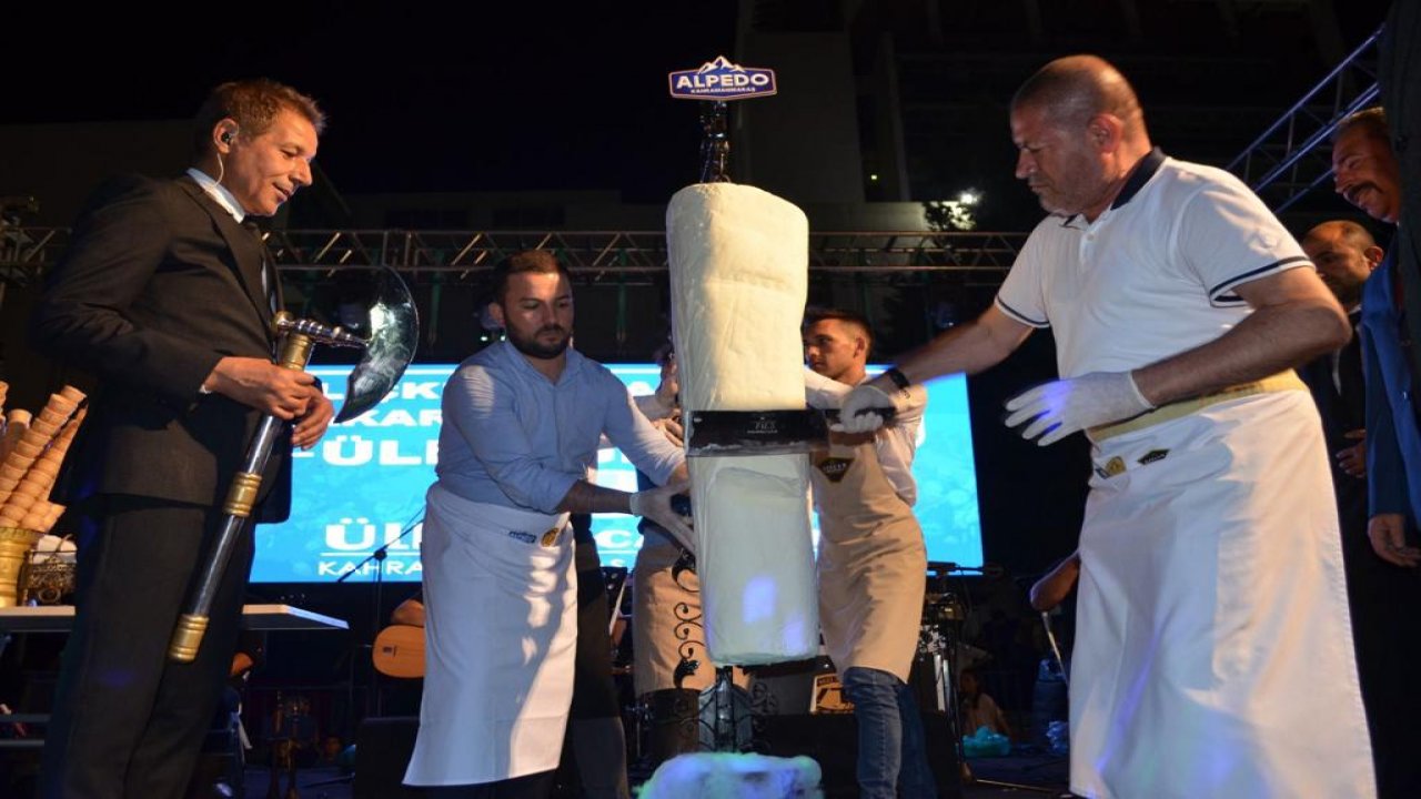 Kahramanmaraş’taki Konserde ALPEDO’dan balta ve satırla dondurma şov!