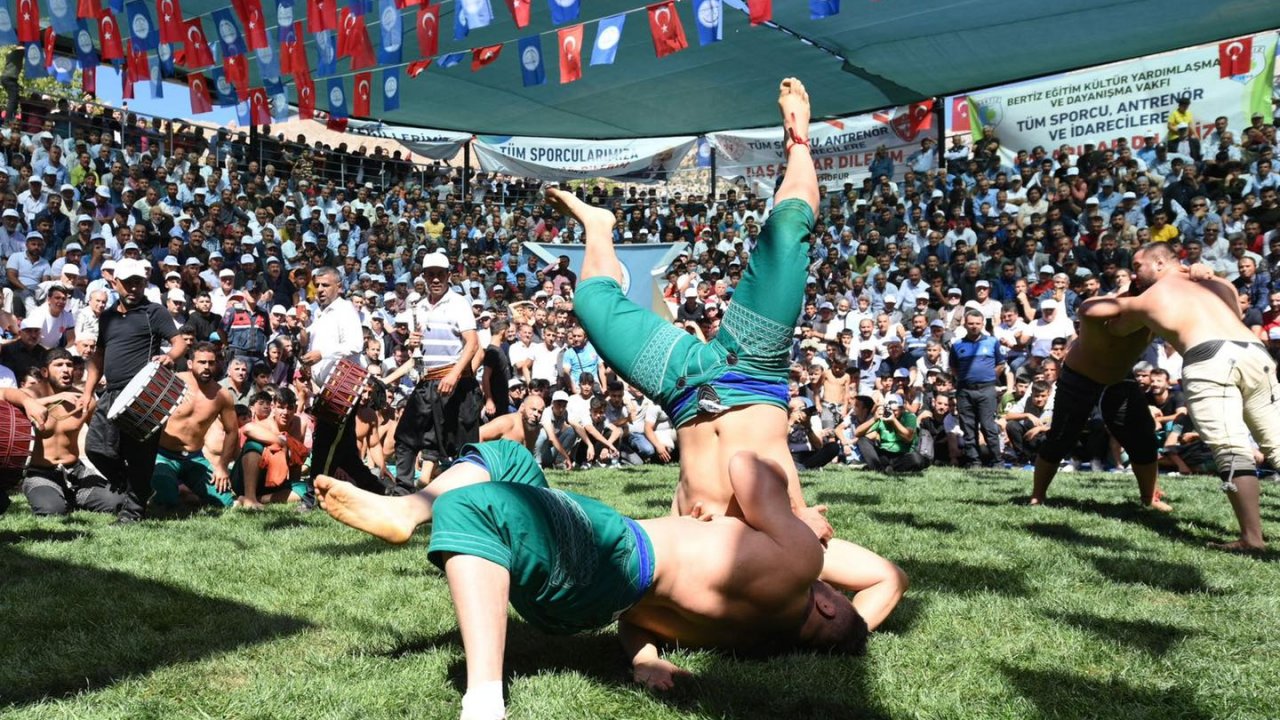 Kahramanmaraş’ta Boyalı Güreşleri Kıran kırana geçti!  