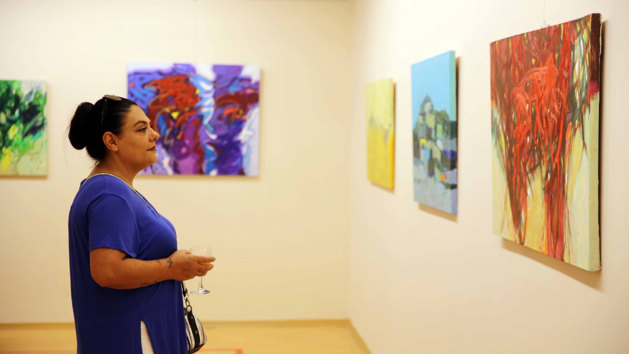 Ressam Durmuş’un SANKO Sanat Galerisin’deki Sergisi İlgi Görüyor