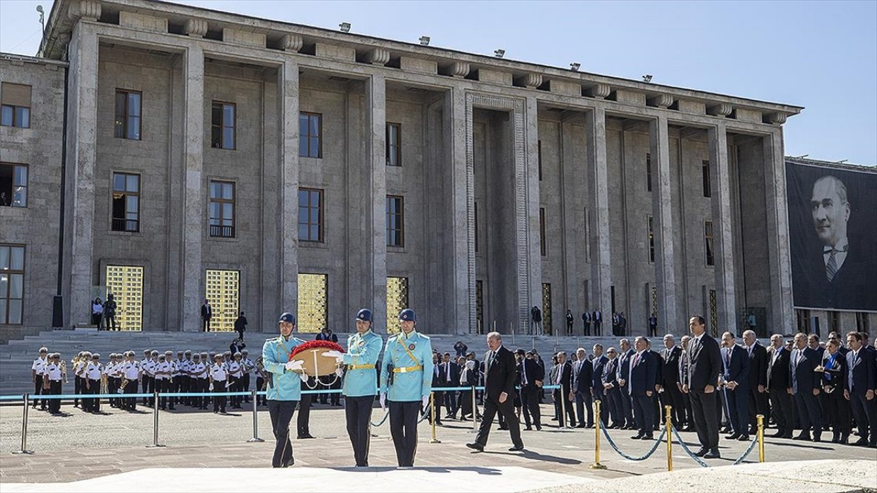 Yeni yasama yılı başladı