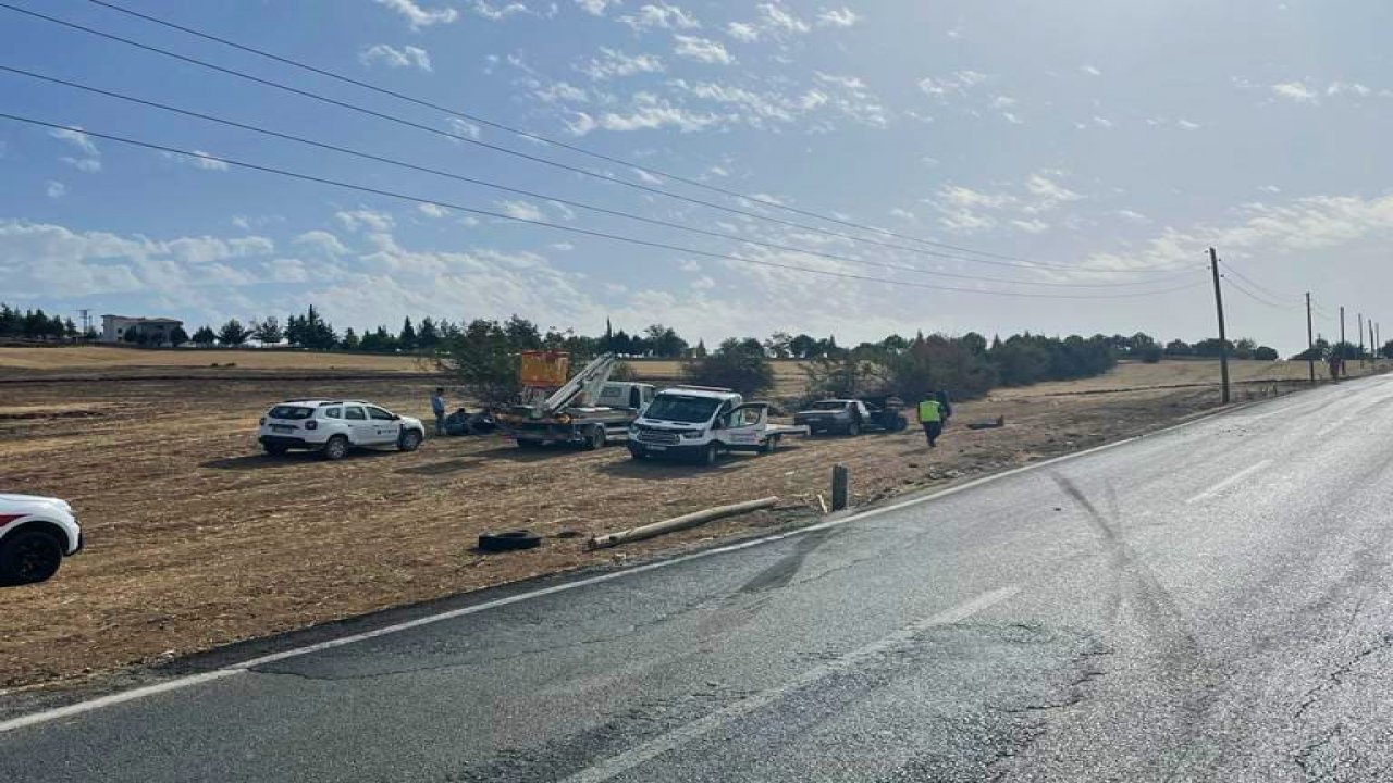 Kahramanmaraş’ta otomobil direğe çarptı!