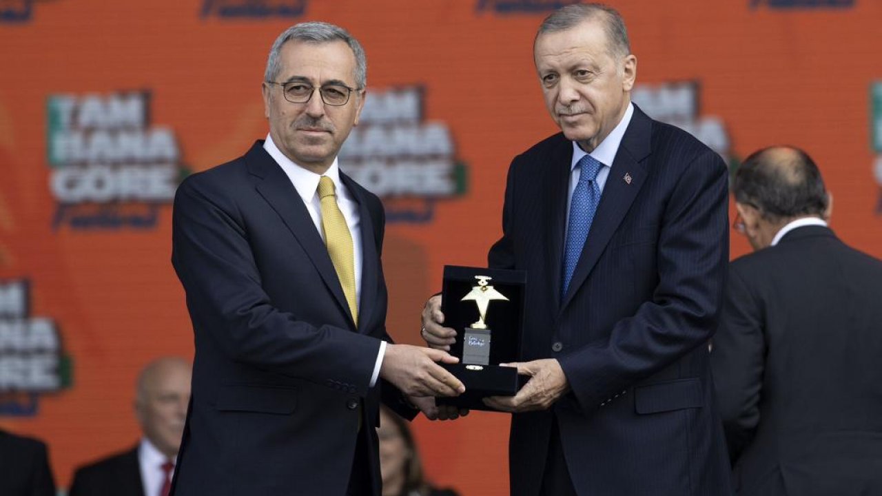 Cumhurbaşkanı Erdoğan’dan Başkan Güngör’e Ödül!