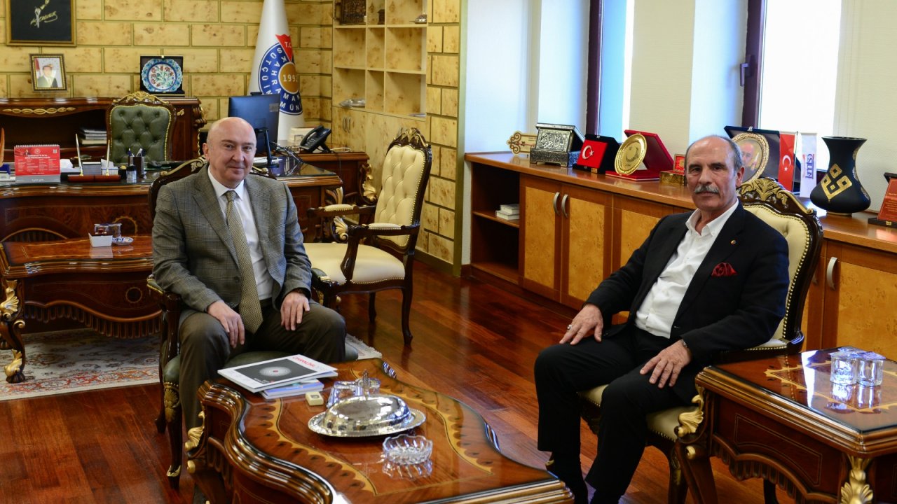 KMTSO Başkanı Balcıoğlu’ndan Rektör Yasım’a “Hayırlı Olsun” Ziyareti!