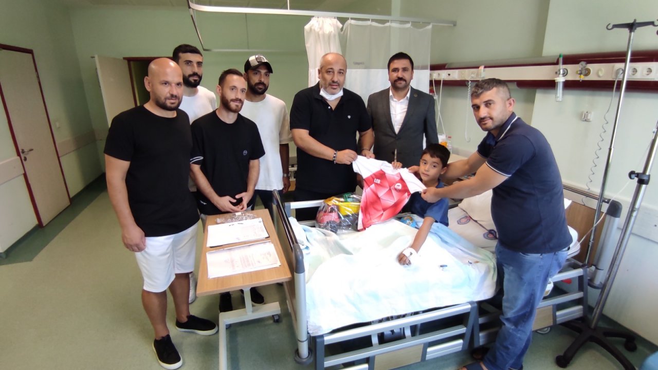 Kahramanmaraşlı Ülkücüler Şehit Ataş'ın Vasiyetine Sahip Çıktı!