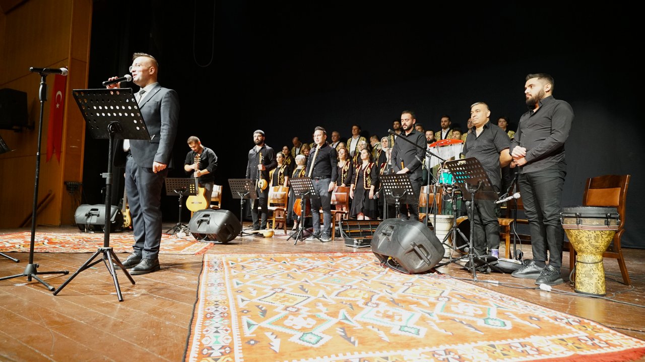 Kahramanmaraş Büyükşehir Korosundan Türk Halk Müziği Ziyafeti