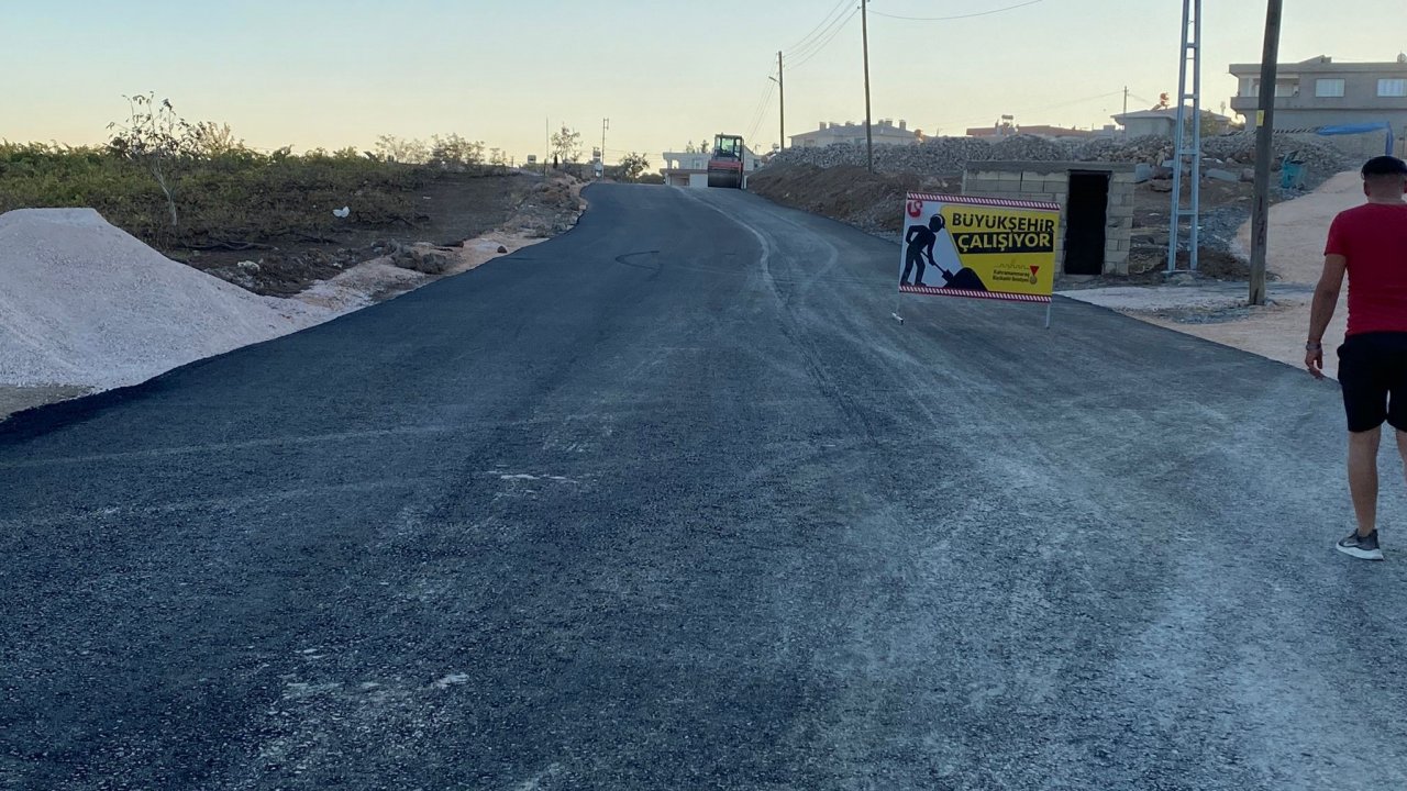 Yumaklıcerit’in Yolu Büyükşehir’le Yenileniyor